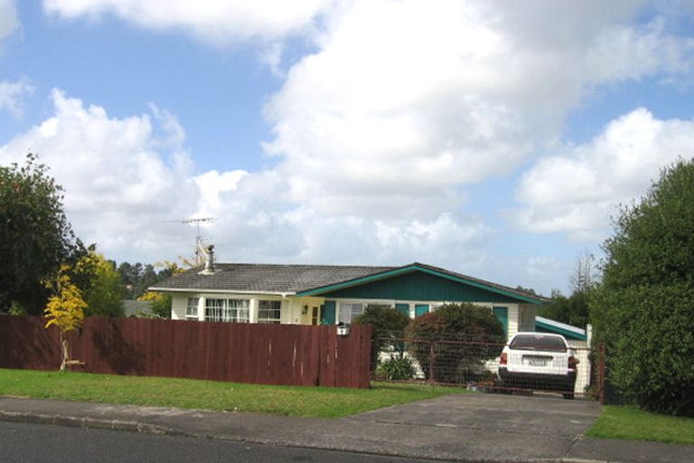 Photo of property in 5 Bellringer Road, Massey, Auckland, 0614