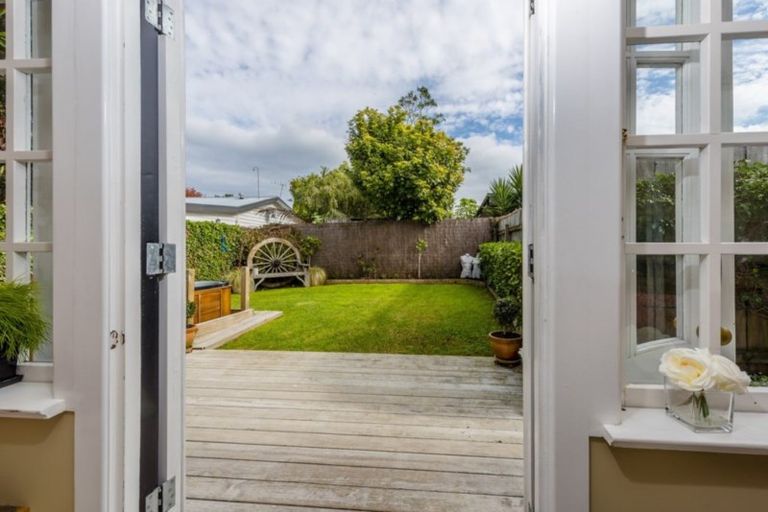 Photo of property in 7 Mcleod Street, Helensville, 0800