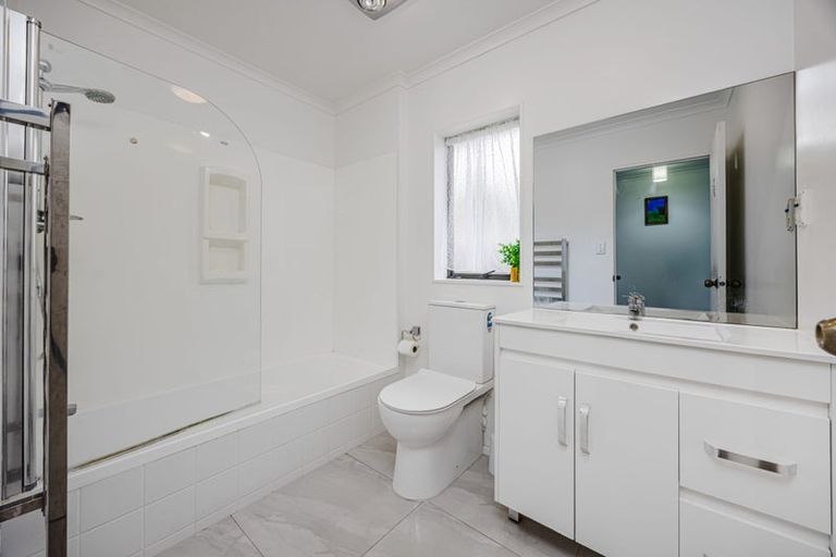 Photo of property in 242 Mahia Road, Weymouth, Auckland, 2103