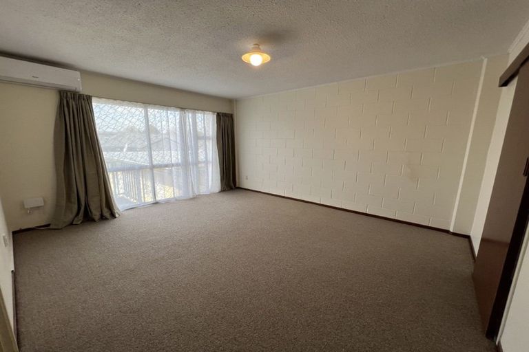 Photo of property in 6 Tiraumea Street, Palmerston North, 4410