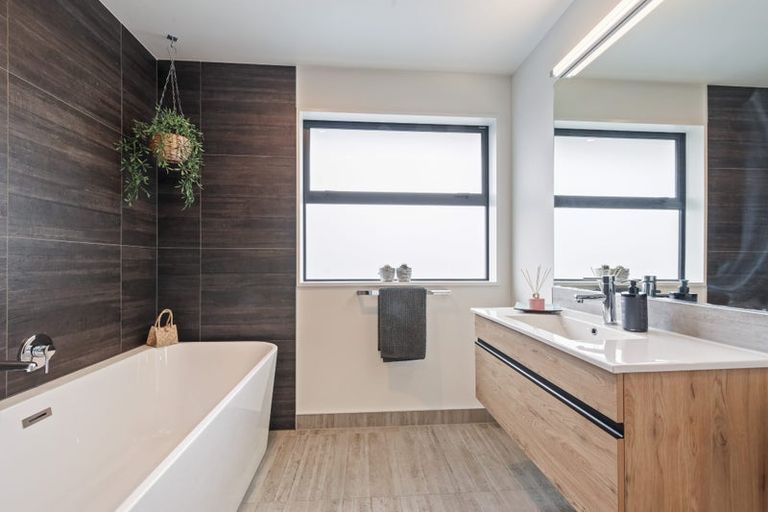 Photo of property in 80 Petries Road, Woodend, 7610