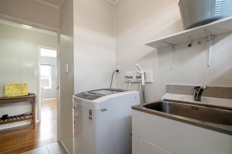 Photo of property in 1/4 Waterloo Road, Milford, Auckland, 0620