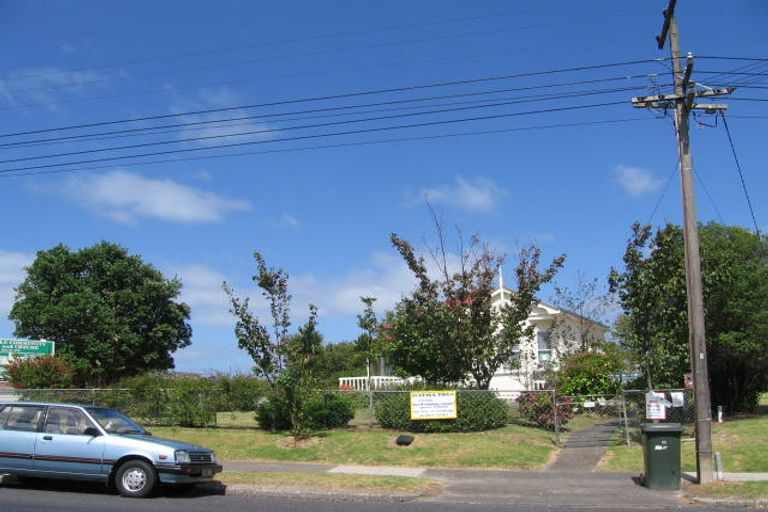 Photo of property in 134 Birkdale Road, Birkdale, Auckland, 0626