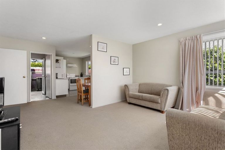 Photo of property in 3/35 Tyrone Street, Belfast, Christchurch, 8051