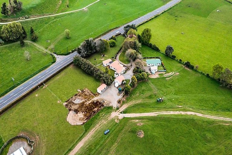 Photo of property in 5171b Mountain Road, Eltham, 4398