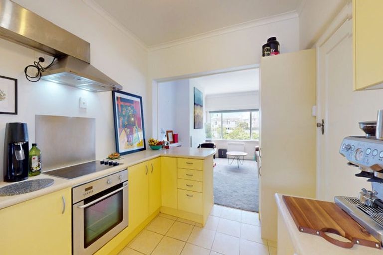 Photo of property in Samoa High Commission, 4/1 Wesley Road, Kelburn, Wellington, 6012