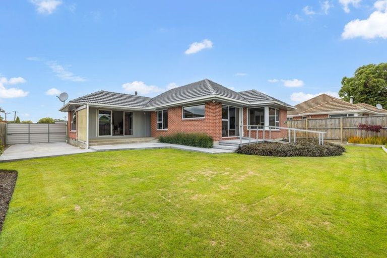 Photo of property in 16 Leacroft Street, Bishopdale, Christchurch, 8053