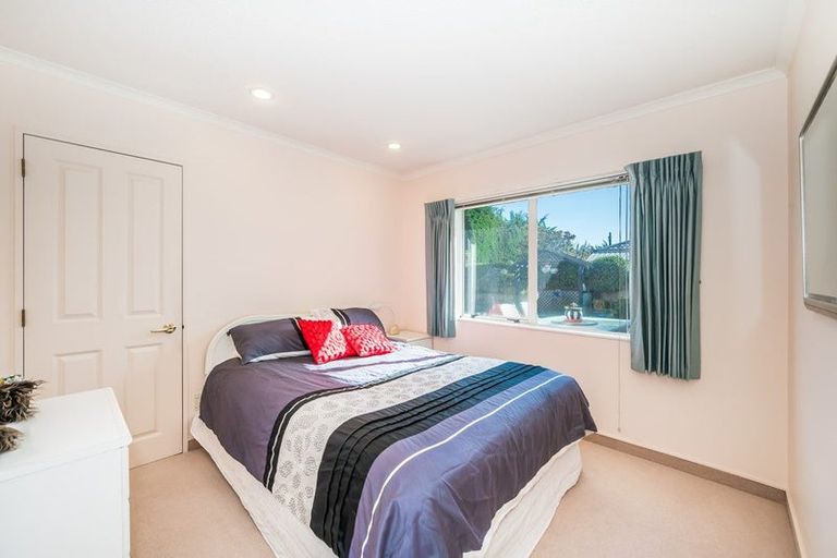 Photo of property in 28 Beach Haven Place, Paraparaumu Beach, Paraparaumu, 5032
