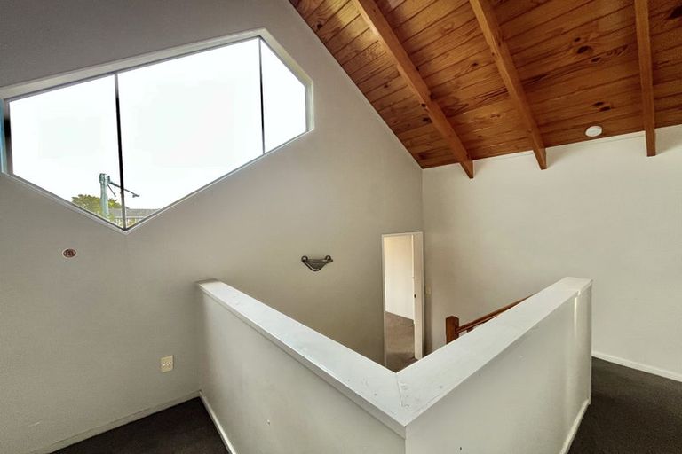 Photo of property in 40a Redoubt Road, Goodwood Heights, Auckland, 2105