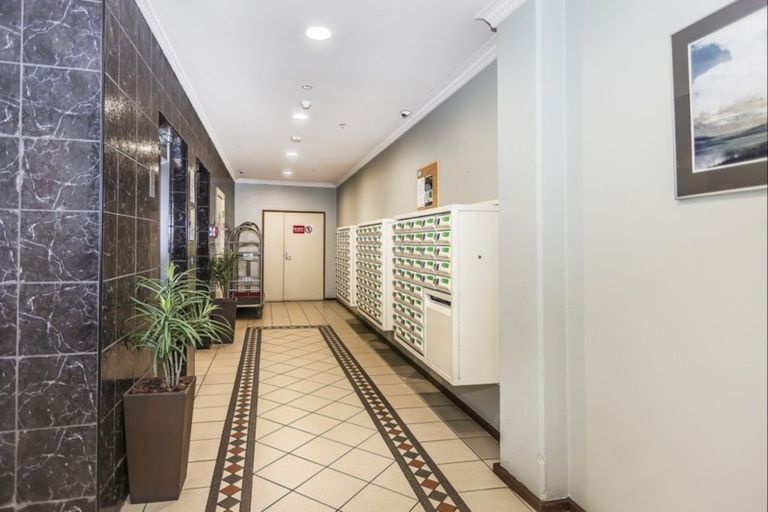 Photo of property in Atrium Towers, 8e/154 The Terrace, Wellington Central, Wellington, 6011
