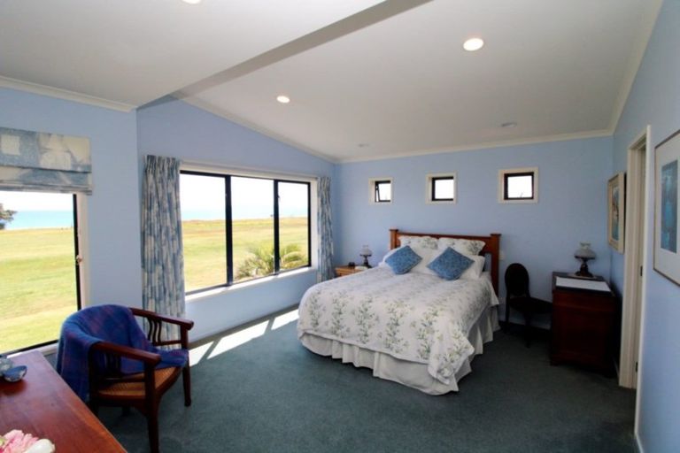 Photo of property in 130 Puka Crescent, Matarangi, Whitianga, 3592