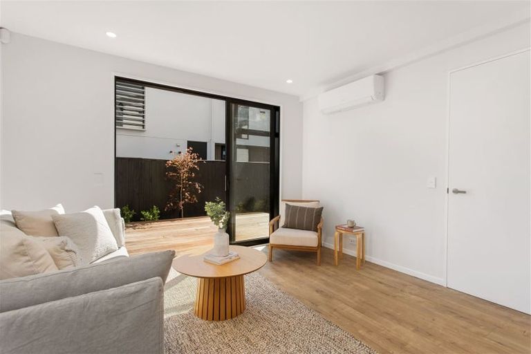 Photo of property in 2/57 Carlton Mill Road, Merivale, Christchurch, 8014