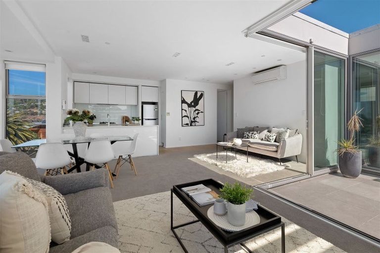 Photo of property in 9/22 Esplanade, Sumner, Christchurch, 8081