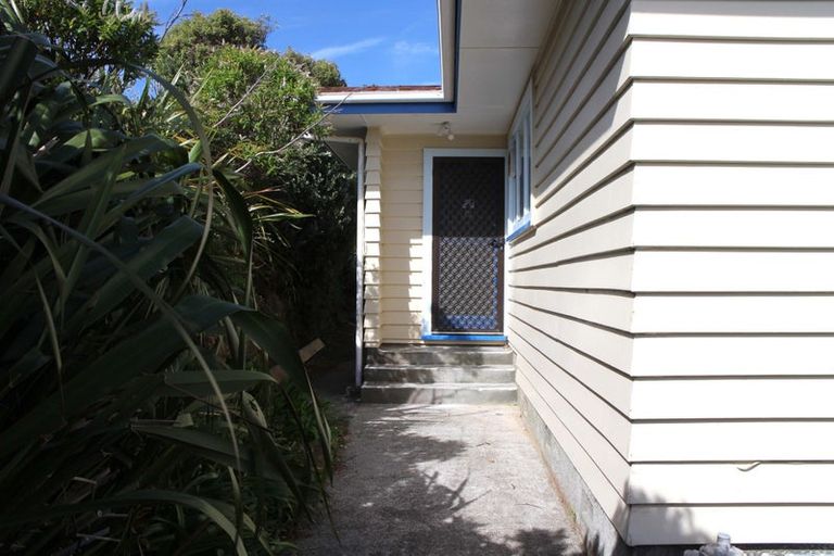 Photo of property in 9 Radnall Way, Johnsonville, Wellington, 6037