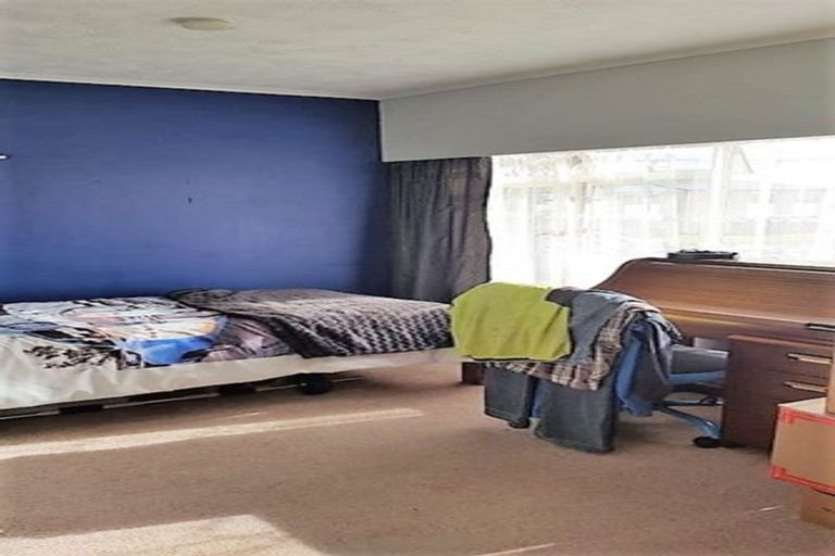 Photo of property in 15 Grande Vue Road, Papatoetoe, Auckland, 2025