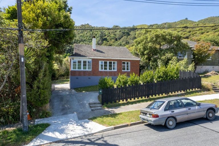 Photo of property in 51 Wilkie Crescent, Naenae, Lower Hutt, 5011