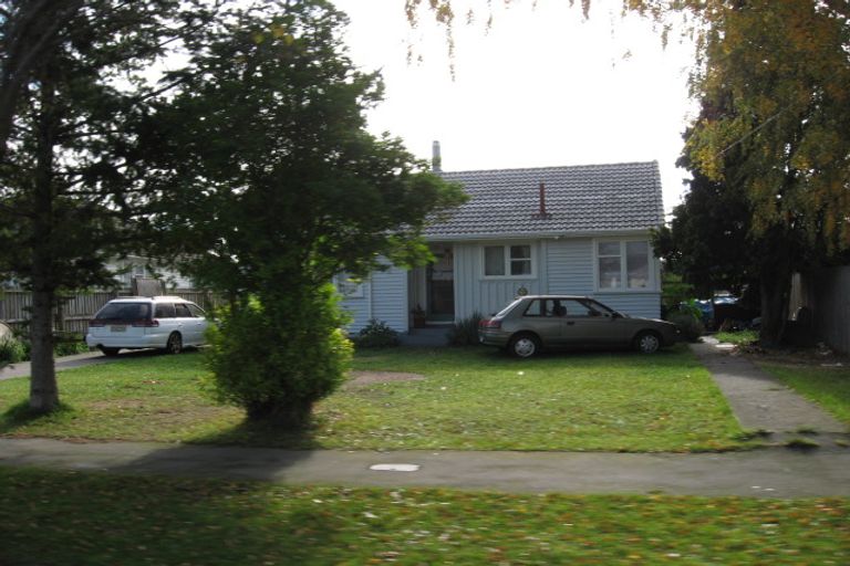 Photo of property in 88 Hoani Street, Northcote, Christchurch, 8052