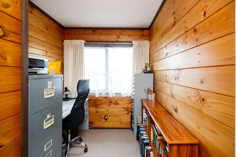 Photo of property in 50 Suzanne Grove, Kelvin Grove, Palmerston North, 4414