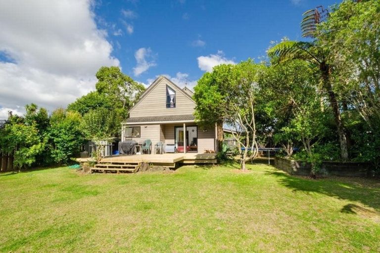 Photo of property in 36 Redlands Grove, Swanson, Auckland, 0612