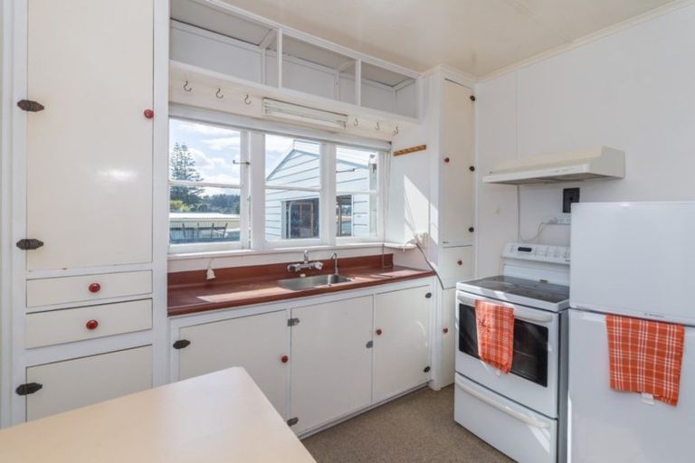 Photo of property in 19 Raukawa Street, Himatangi Beach, Foxton, 4891