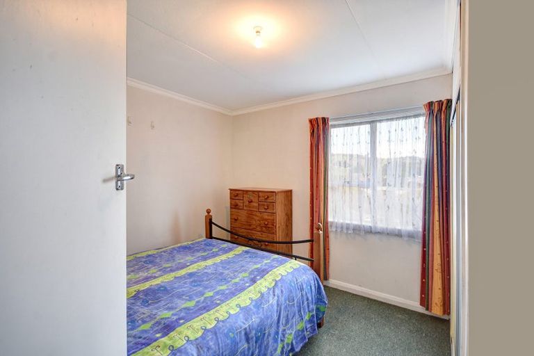 Photo of property in 27 Waldron Crescent, Green Island, Dunedin, 9018