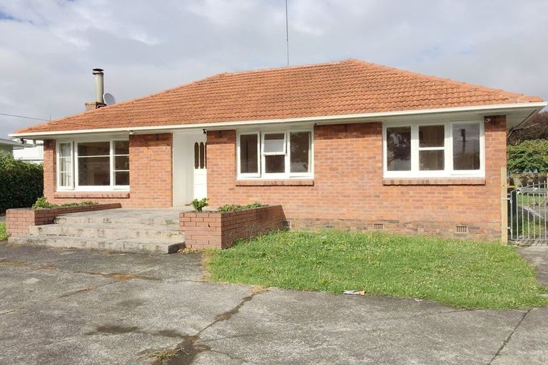 Photo of property in 14 Duncan Avenue, Te Atatu South, Auckland, 0610