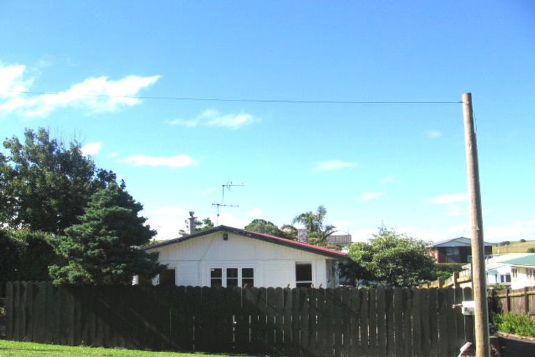 Photo of property in 4 Whitford Avenue, Mount Wellington, Auckland, 1060