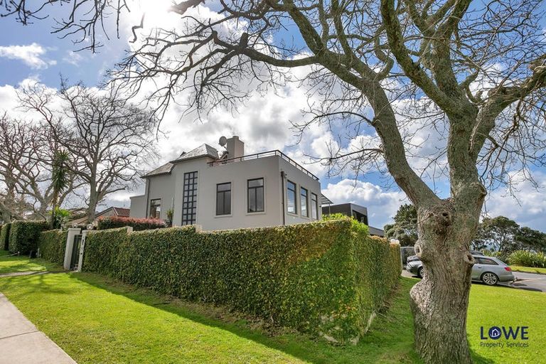 Photo of property in 1a Bournemouth Terrace, Murrays Bay, Auckland, 0630