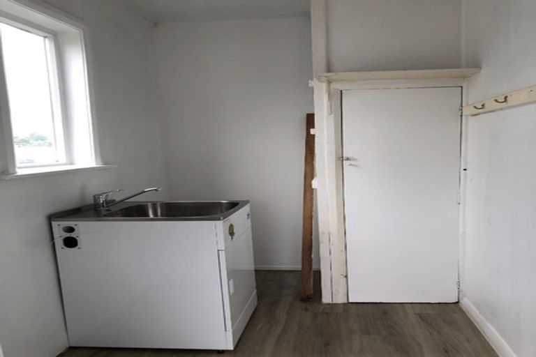 Photo of property in 106 Bartholomew Road, Levin, 5510