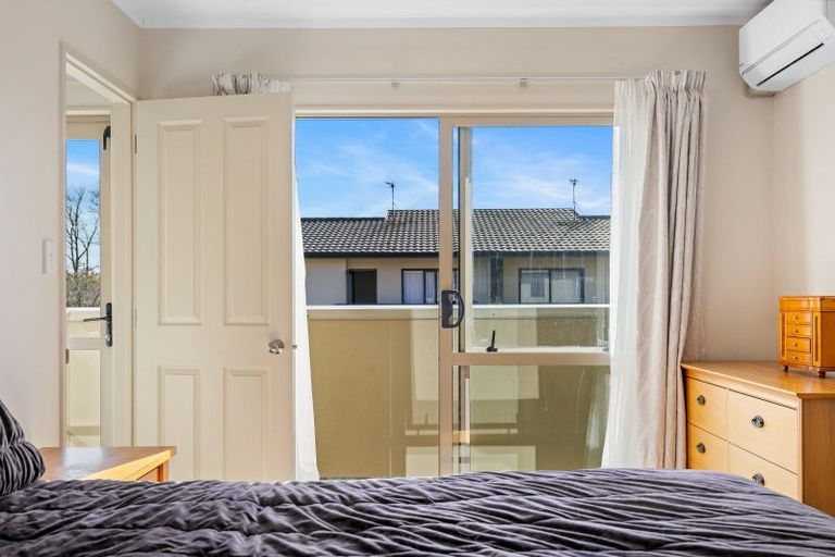 Photo of property in 2 Elwarth Way, Ranui, Auckland, 0612