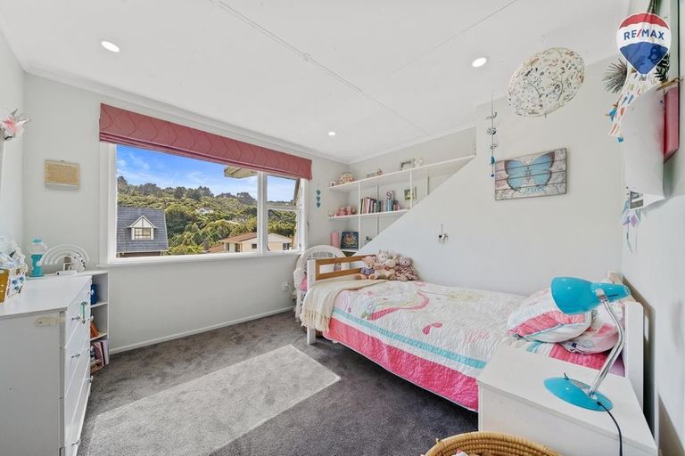 Photo of property in 19 Panorama Grove, Harbour View, Lower Hutt, 5010