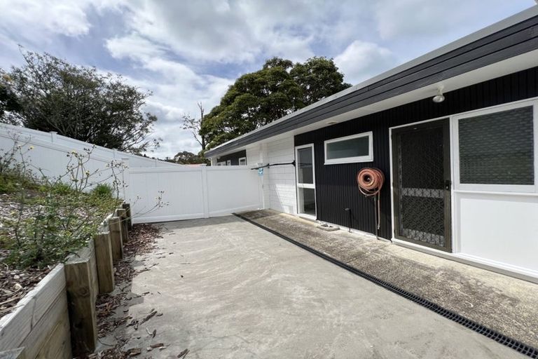 Photo of property in 2/1 Keldale Place, Forrest Hill, Auckland, 0620