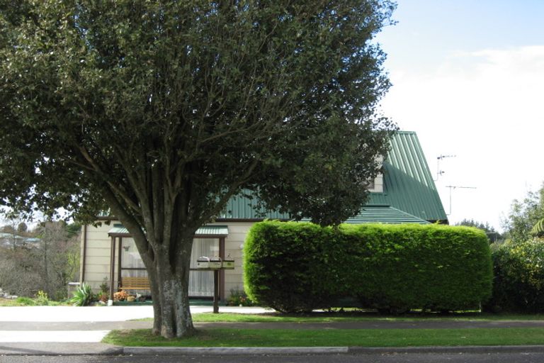 Photo of property in 10 Antonia Place, Bell Block, New Plymouth, 4312