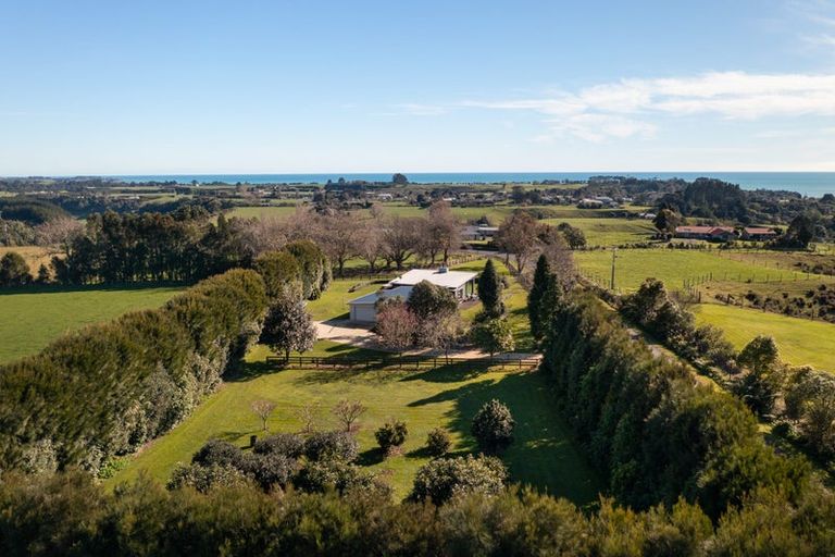 Photo of property in 172 Kaipikari Road Upper, Urenui, 4375