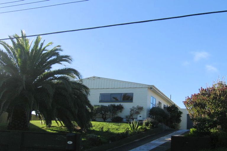 Photo of property in 6 Whyte Street, Paraparaumu Beach, Paraparaumu, 5032