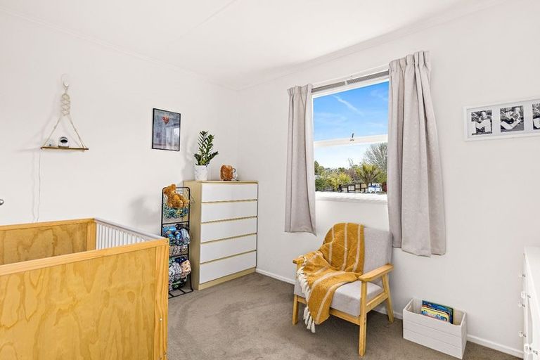 Photo of property in 33 Meilland Place, Glen Eden, Auckland, 0602