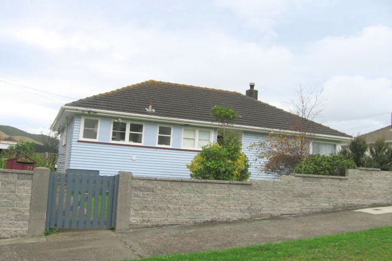 Photo of property in 77 Bell Street, Tawa, Wellington, 5028