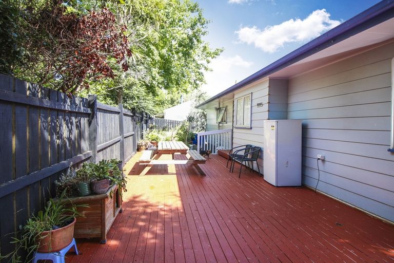 Photo of property in 11 Alidade Place, Massey, Auckland, 0614