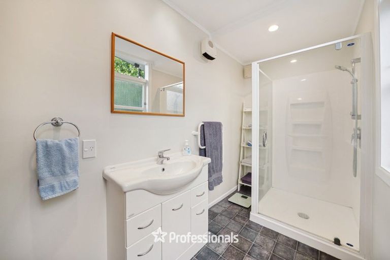 Photo of property in 40 Kamahi Street, Stokes Valley, Lower Hutt, 5019