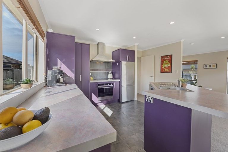 Photo of property in 19 Walnut Grove, Kelvin Grove, Palmerston North, 4414