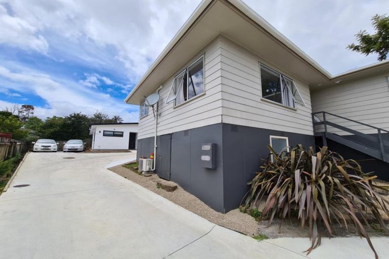 Photo of property in 18 Styca Place, Sunnyvale, Auckland, 0612