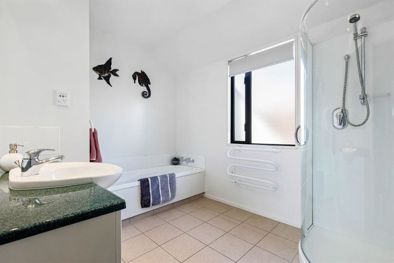 Photo of property in 1 Sharnbrook Lane, Casebrook, Christchurch, 8051