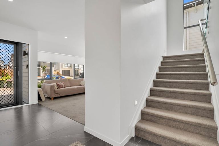 Photo of property in 9 Puruatanga Drive, Flat Bush, Auckland, 2019