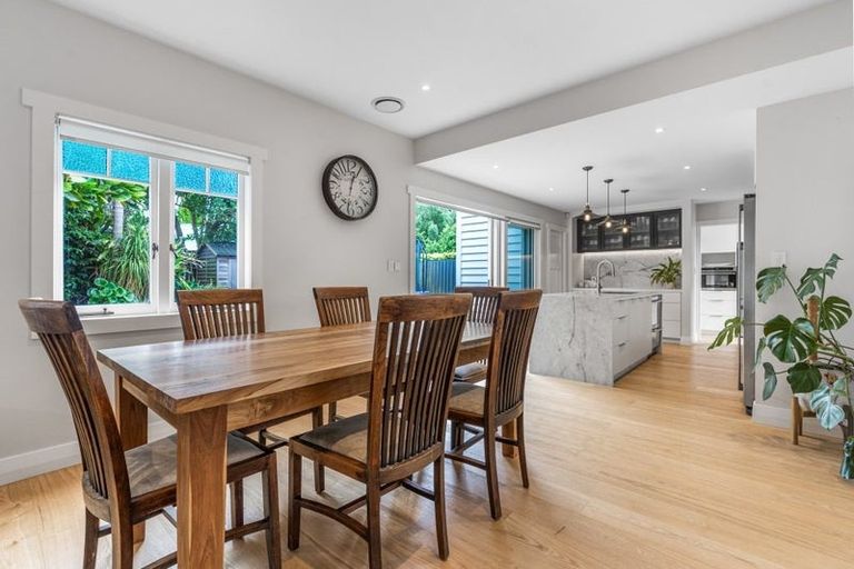 Photo of property in 136 Queen Street, Northcote Point, Auckland, 0627