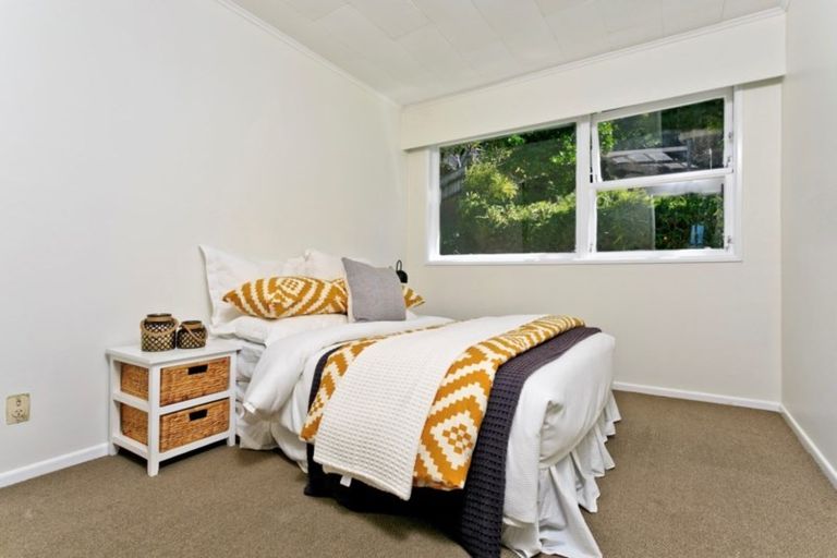 Photo of property in 88 Ayton Drive, Totara Vale, Auckland, 0629