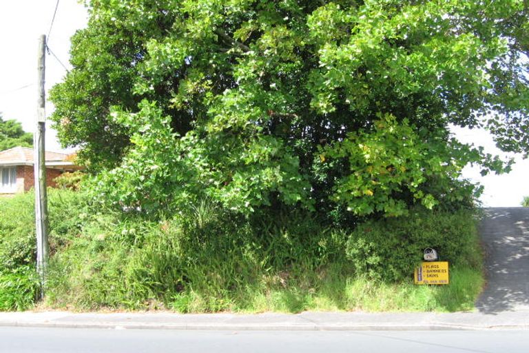 Photo of property in 75b Target Road, Totara Vale, Auckland, 0629