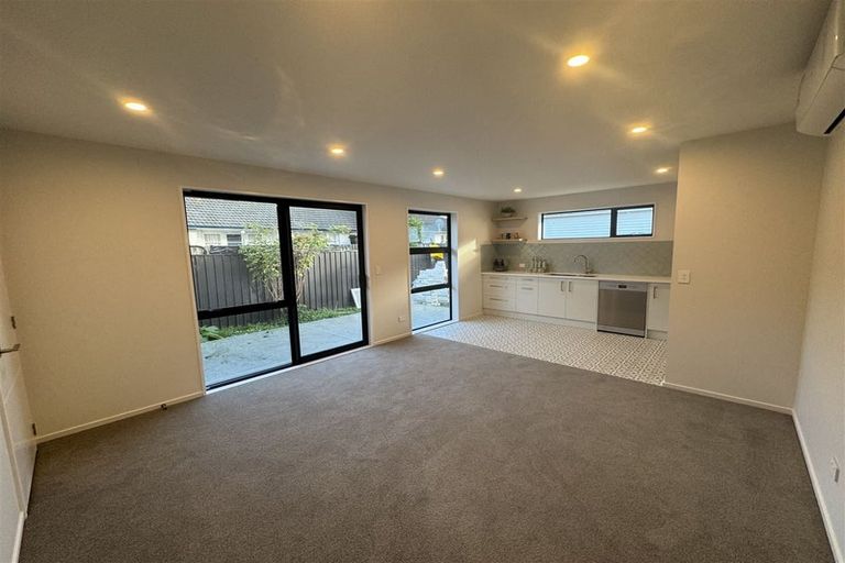 Photo of property in 11a Northcote Road, Northcote, Christchurch, 8052
