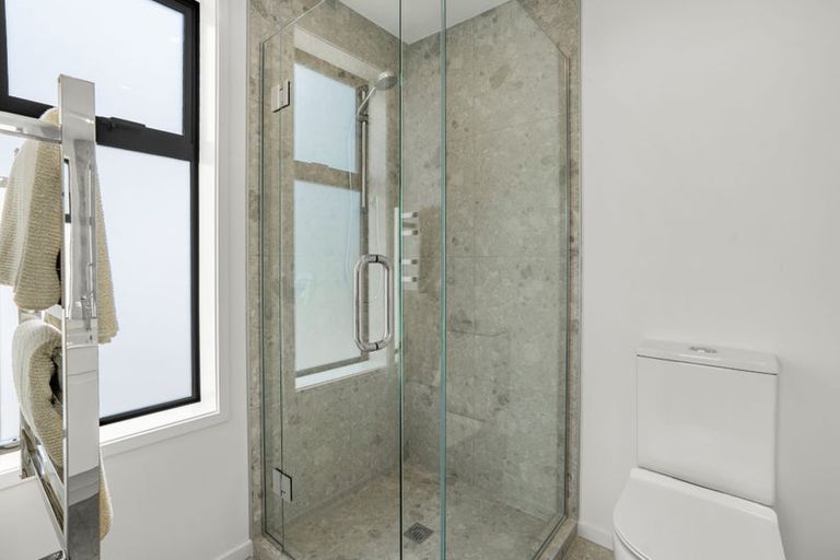 Photo of property in 9/10 Pascoe Avenue, Paremata, Porirua, 5026