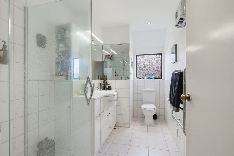 Photo of property in 21 Rama Crescent, Khandallah, Wellington, 6035