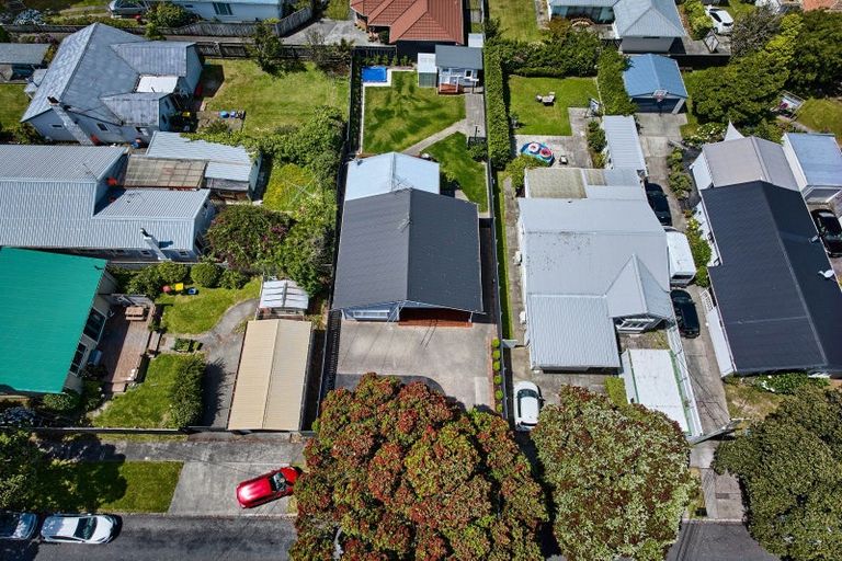 Photo of property in 1 Malone Road, Waterloo, Lower Hutt, 5011